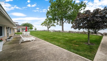 106 Lakeshore Drive, Marblehead, 43440, 2 Bedroom Bedrooms, ,2 BathroomBathrooms,Residential,For Sale,Lakeshore,20263558