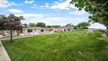 106 Lakeshore Drive, Marblehead, 43440, 2 Bedroom Bedrooms, ,2 BathroomBathrooms,Residential,For Sale,Lakeshore,20263558