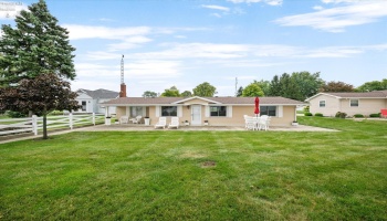 106 Lakeshore Drive, Marblehead, 43440, 2 Bedroom Bedrooms, ,2 BathroomBathrooms,Residential,For Sale,Lakeshore,20263558