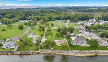 106 Lakeshore Drive, Marblehead, 43440, 2 Bedroom Bedrooms, ,2 BathroomBathrooms,Residential,For Sale,Lakeshore,20263558