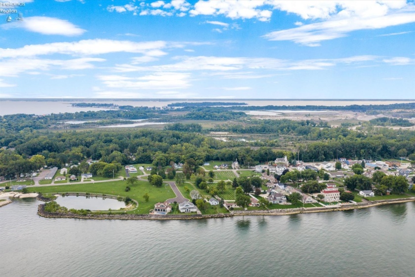 106 Lakeshore Drive, Marblehead, 43440, 2 Bedroom Bedrooms, ,2 BathroomBathrooms,Residential,For Sale,Lakeshore,20263558