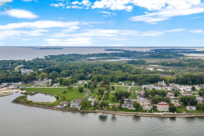 106 Lakeshore Drive, Marblehead, 43440, 2 Bedroom Bedrooms, ,2 BathroomBathrooms,Residential,For Sale,Lakeshore,20263558