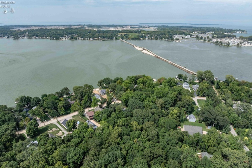 3175 Memorial Shoreway Drive, Marblehead, 43440, 3 Bedroom Bedrooms, ,2 BathroomBathrooms,Residential,For Sale,Memorial Shoreway,20263513