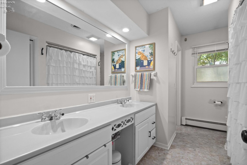 541 Lincoln Avenue, Huron, 44839, 3 Bedroom Bedrooms, ,2 BathroomBathrooms,Residential,For Sale,Lincoln,20263420
