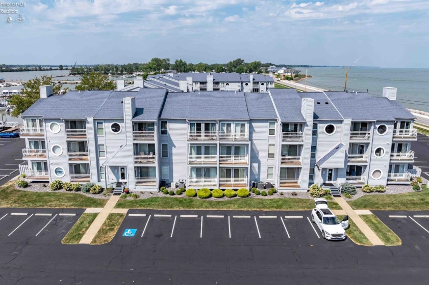 172 Clinton Reef Drive, Port Clinton, 43452, 2 Bedroom Bedrooms, ,1 BathroomBathrooms,Residential,For Sale,Clinton Reef,20263484