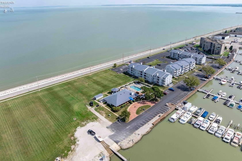 172 Clinton Reef Drive, Port Clinton, 43452, 2 Bedroom Bedrooms, ,1 BathroomBathrooms,Residential,For Sale,Clinton Reef,20263484
