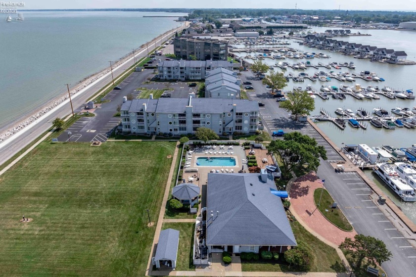 172 Clinton Reef Drive, Port Clinton, 43452, 2 Bedroom Bedrooms, ,1 BathroomBathrooms,Residential,For Sale,Clinton Reef,20263484
