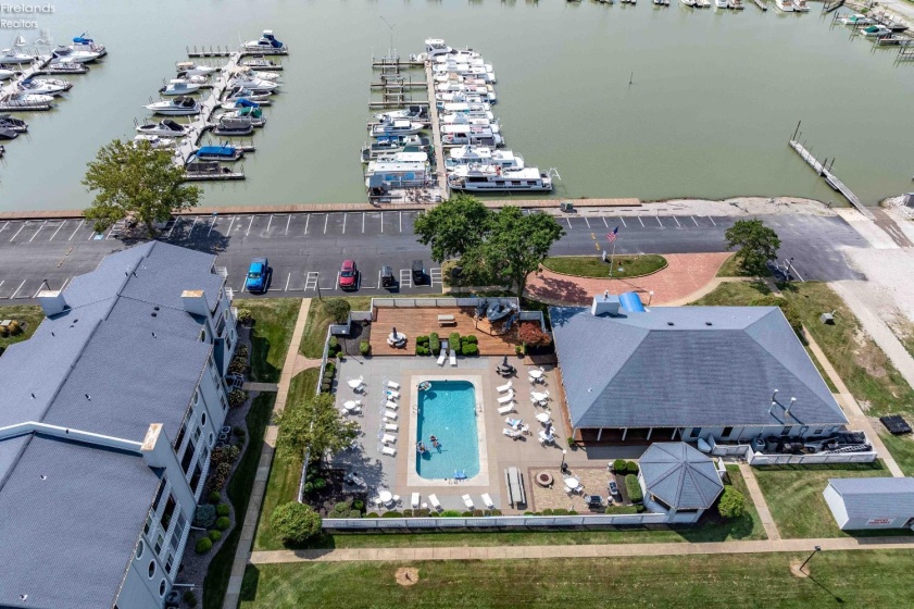 172 Clinton Reef Drive, Port Clinton, 43452, 2 Bedroom Bedrooms, ,1 BathroomBathrooms,Residential,For Sale,Clinton Reef,20263484