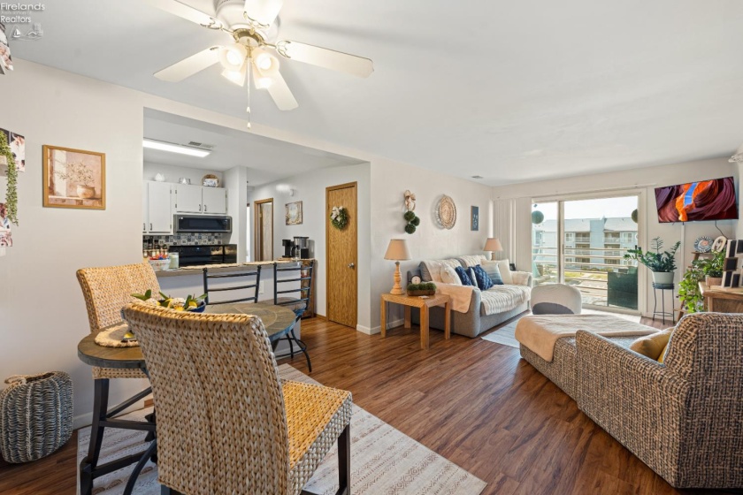 172 Clinton Reef Drive, Port Clinton, 43452, 2 Bedroom Bedrooms, ,1 BathroomBathrooms,Residential,For Sale,Clinton Reef,20263484