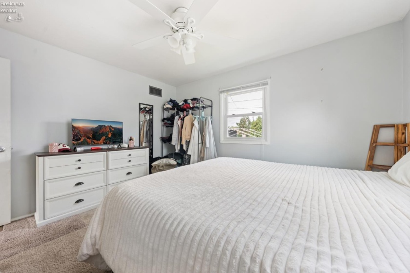 117 6th Street, Port Clinton, 43452, 3 Bedroom Bedrooms, ,1 BathroomBathrooms,Residential,For Sale,6th,20263482