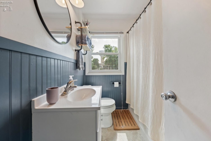 117 6th Street, Port Clinton, 43452, 3 Bedroom Bedrooms, ,1 BathroomBathrooms,Residential,For Sale,6th,20263482