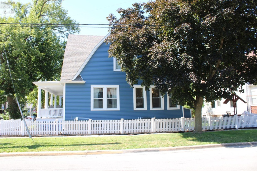 922 Wayne Street, Sandusky, 44870, 3 Bedroom Bedrooms, ,2 BathroomBathrooms,Residential,For Sale,Wayne,20262978