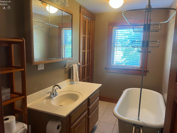 1024 Tiffin Street, Fremont, 43420, 3 Bedroom Bedrooms, ,2 BathroomBathrooms,Residential,For Sale,Tiffin,20263293