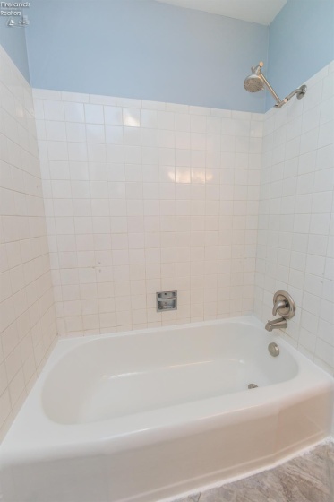 2002 Hull Road, Sandusky, 44870, 3 Bedroom Bedrooms, ,2 BathroomBathrooms,Residential,For Sale,Hull,20263568