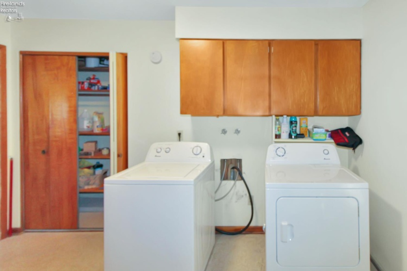 611 Alice Street, Port Clinton, 43452, 2 Bedroom Bedrooms, ,1 BathroomBathrooms,Residential,For Sale,Alice,20263580