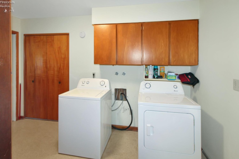611 Alice Street, Port Clinton, 43452, 2 Bedroom Bedrooms, ,1 BathroomBathrooms,Residential,For Sale,Alice,20263580