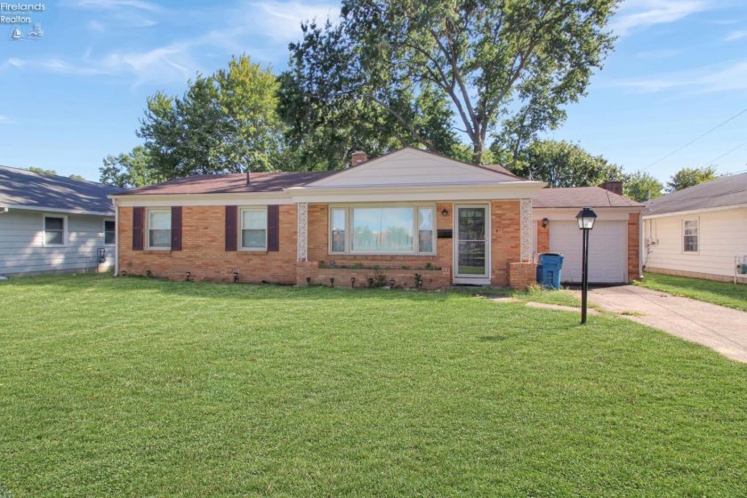 611 Alice Street, Port Clinton, 43452, 2 Bedroom Bedrooms, ,1 BathroomBathrooms,Residential,For Sale,Alice,20263580