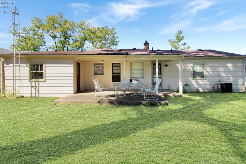 611 Alice Street, Port Clinton, 43452, 2 Bedroom Bedrooms, ,1 BathroomBathrooms,Residential,For Sale,Alice,20263580