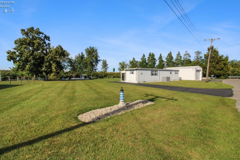 2825 Risingsun Road, Port Clinton, 43452, 1 Bedroom Bedrooms, ,1 BathroomBathrooms,Residential,For Sale,Risingsun,20263583
