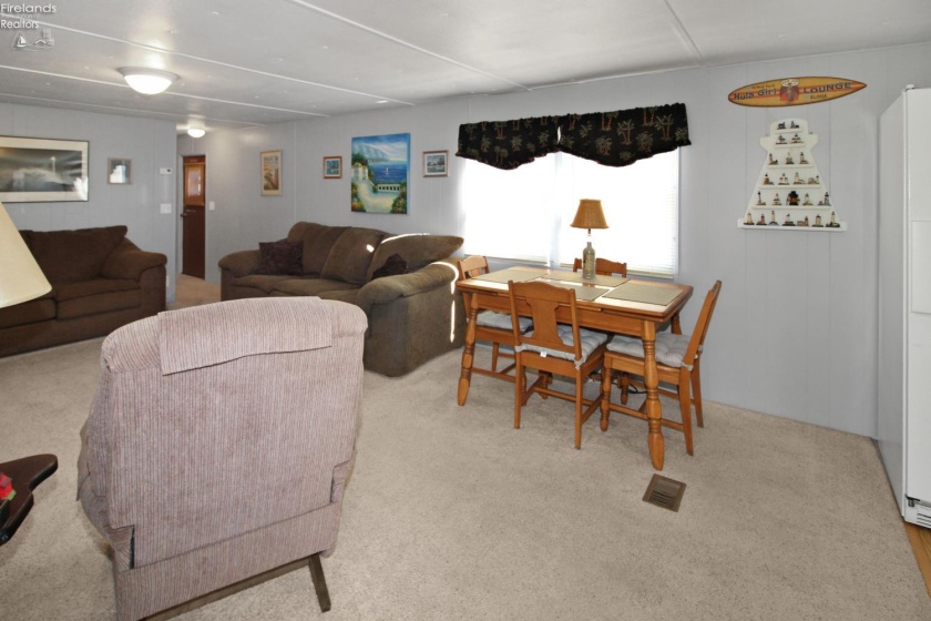 2825 Risingsun Road, Port Clinton, 43452, 1 Bedroom Bedrooms, ,1 BathroomBathrooms,Residential,For Sale,Risingsun,20263583