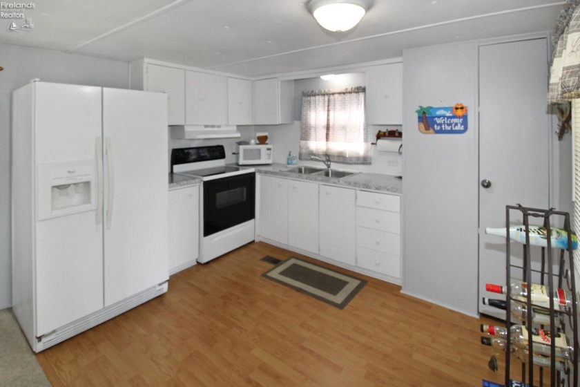 2825 Risingsun Road, Port Clinton, 43452, 1 Bedroom Bedrooms, ,1 BathroomBathrooms,Residential,For Sale,Risingsun,20263583