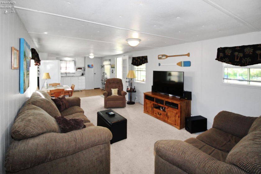 2825 Risingsun Road, Port Clinton, 43452, 1 Bedroom Bedrooms, ,1 BathroomBathrooms,Residential,For Sale,Risingsun,20263583