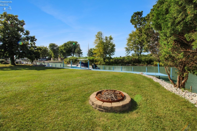 2825 Risingsun Road, Port Clinton, 43452, 1 Bedroom Bedrooms, ,1 BathroomBathrooms,Residential,For Sale,Risingsun,20263583