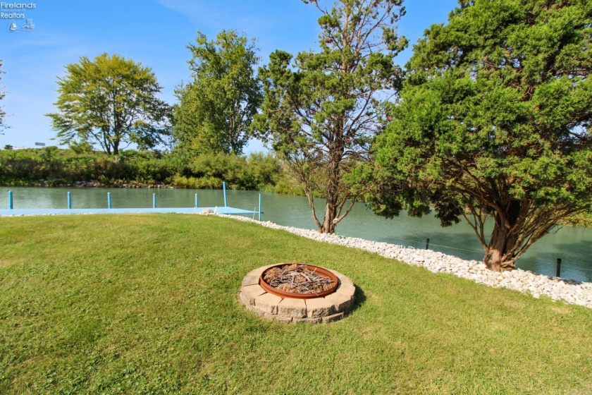 2825 Risingsun Road, Port Clinton, 43452, 1 Bedroom Bedrooms, ,1 BathroomBathrooms,Residential,For Sale,Risingsun,20263583