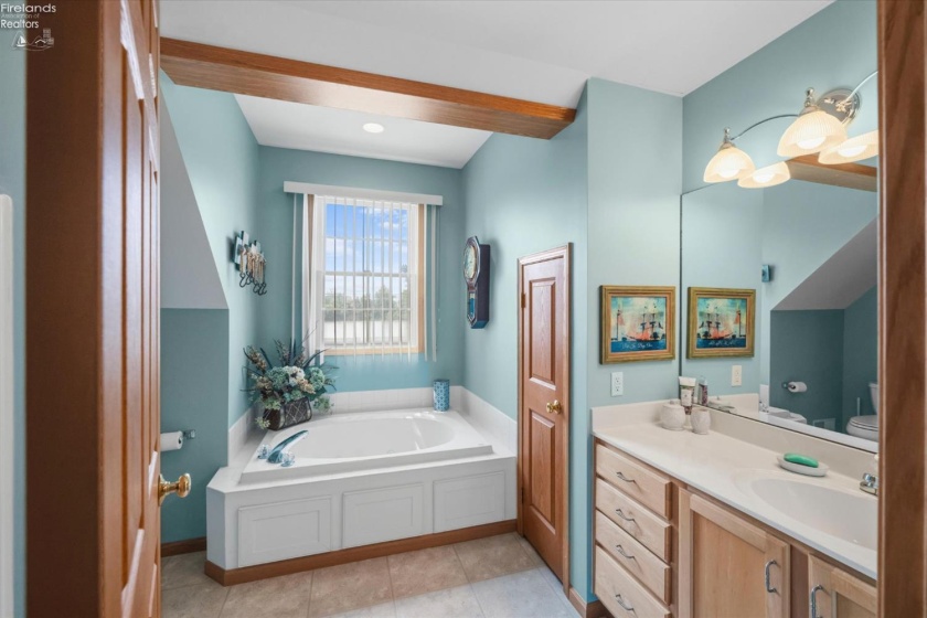1541 Anchor Avenue, Port Clinton, 43452, 4 Bedroom Bedrooms, ,4 BathroomBathrooms,Residential,For Sale,Anchor,20262782