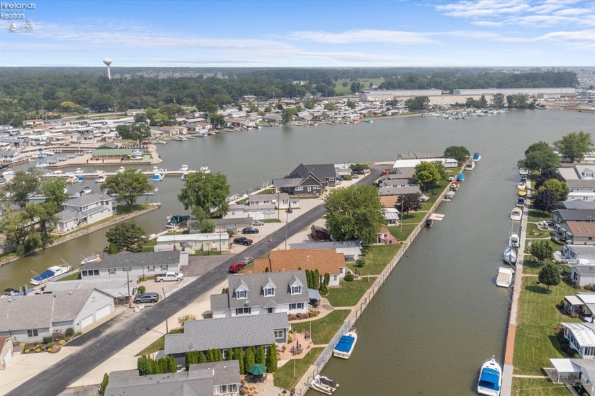 1541 Anchor Avenue, Port Clinton, 43452, 4 Bedroom Bedrooms, ,4 BathroomBathrooms,Residential,For Sale,Anchor,20262782