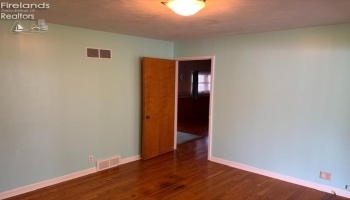 34 Riverlea Park, Tiffin, 44883, 2 Bedroom Bedrooms, ,1 BathroomBathrooms,Residential,For Sale,Riverlea Park,20263492