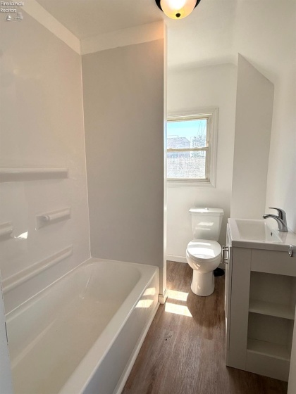 152 Garvin Avenue, Elyria, 44035, 3 Bedroom Bedrooms, ,1 BathroomBathrooms,Residential,For Sale,Garvin,20263603