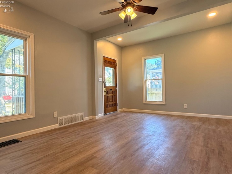 152 Garvin Avenue, Elyria, 44035, 3 Bedroom Bedrooms, ,1 BathroomBathrooms,Residential,For Sale,Garvin,20263603