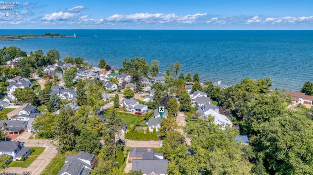 319 Seneca Avenue, Huron, 44839, 5 Bedroom Bedrooms, ,5 BathroomBathrooms,Residential,For Sale,Seneca,20263565