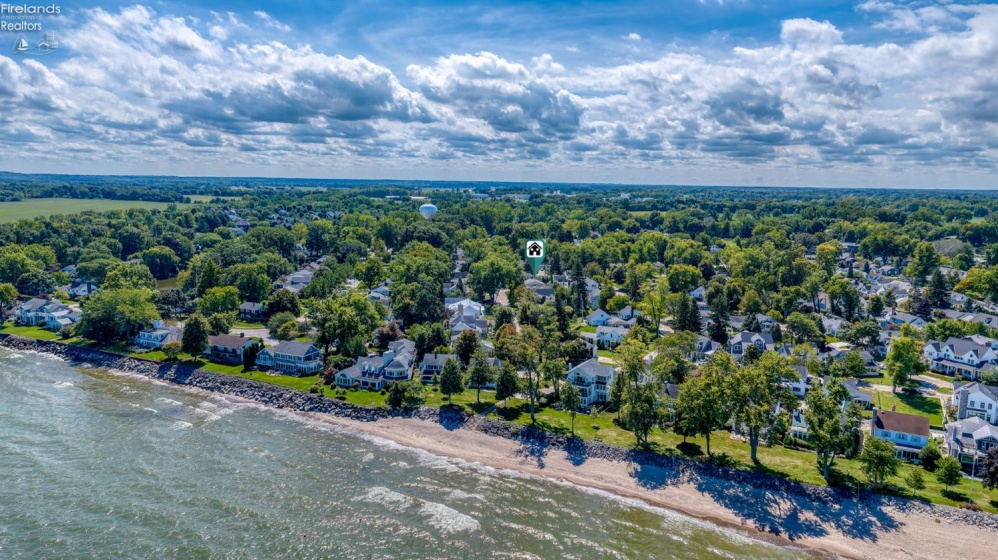 319 Seneca Avenue, Huron, 44839, 5 Bedroom Bedrooms, ,5 BathroomBathrooms,Residential,For Sale,Seneca,20263565