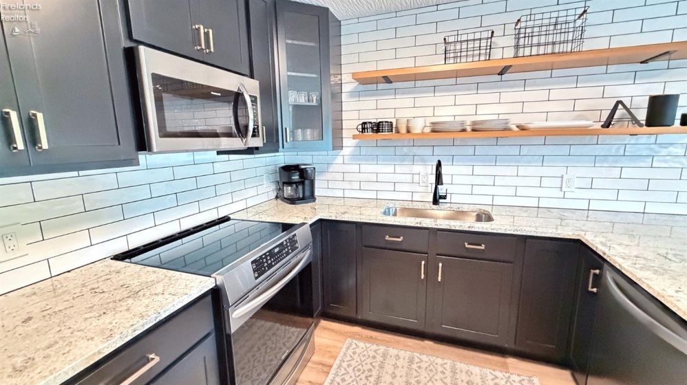 111 Lakeshore, Kelleys Island, 43438, 2 Bedroom Bedrooms, ,2 BathroomBathrooms,Residential,For Sale,Lakeshore,20263613