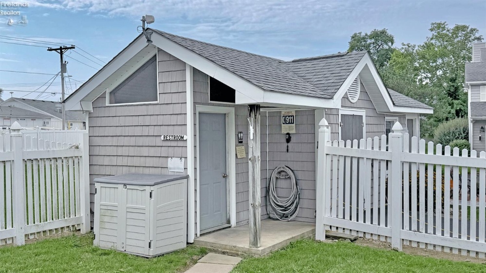 111 Lakeshore, Kelleys Island, 43438, 2 Bedroom Bedrooms, ,2 BathroomBathrooms,Residential,For Sale,Lakeshore,20263613