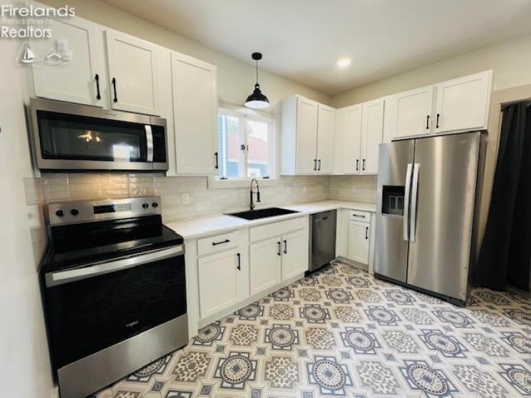 907 Central Avenue, Sandusky, 44870, 5 Bedroom Bedrooms, ,3 BathroomBathrooms,Residential,For Sale,Central,20263418
