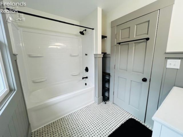 907 Central Avenue, Sandusky, 44870, 5 Bedroom Bedrooms, ,3 BathroomBathrooms,Residential,For Sale,Central,20263418
