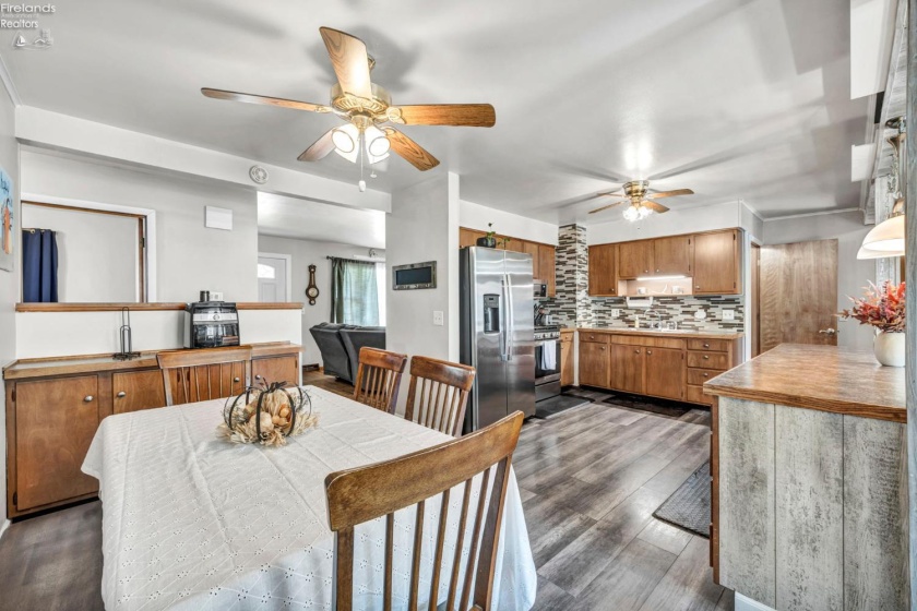 3811 Hoffman Drive, Sandusky, 44870, 3 Bedroom Bedrooms, ,2 BathroomBathrooms,Residential,For Sale,Hoffman,20263474