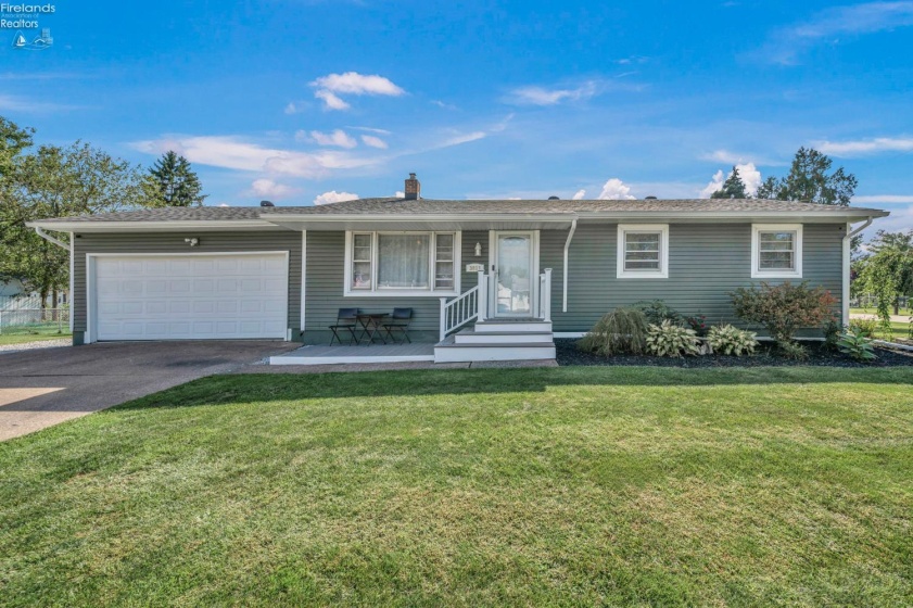 3811 Hoffman Drive, Sandusky, 44870, 3 Bedroom Bedrooms, ,2 BathroomBathrooms,Residential,For Sale,Hoffman,20263474
