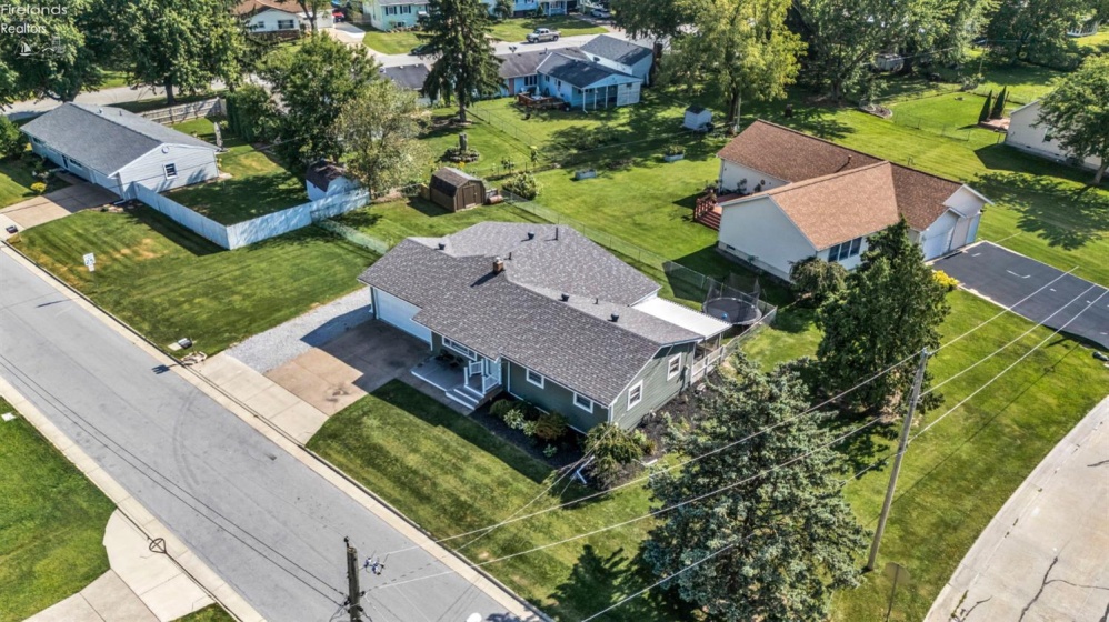 3811 Hoffman Drive, Sandusky, 44870, 3 Bedroom Bedrooms, ,2 BathroomBathrooms,Residential,For Sale,Hoffman,20263474