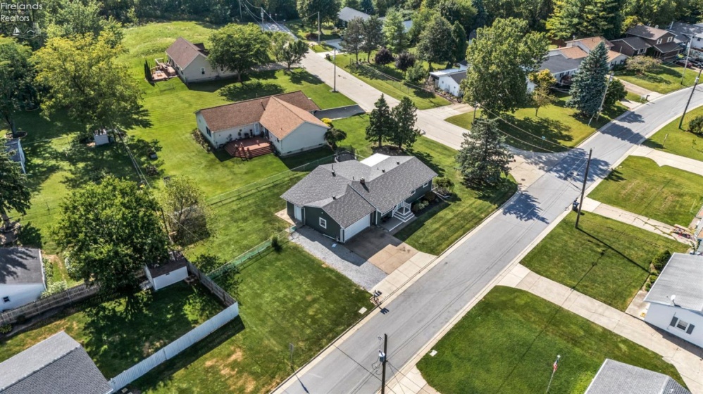3811 Hoffman Drive, Sandusky, 44870, 3 Bedroom Bedrooms, ,2 BathroomBathrooms,Residential,For Sale,Hoffman,20263474