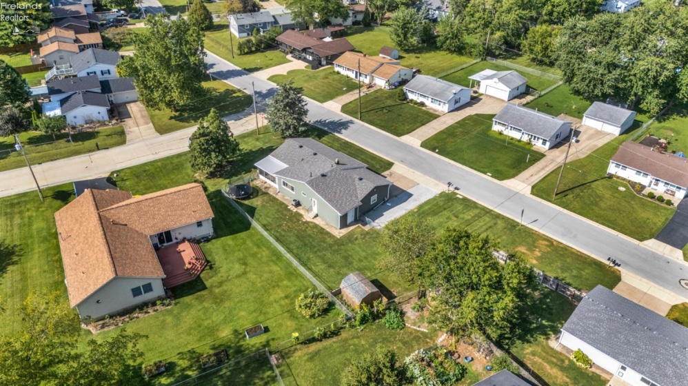3811 Hoffman Drive, Sandusky, 44870, 3 Bedroom Bedrooms, ,2 BathroomBathrooms,Residential,For Sale,Hoffman,20263474