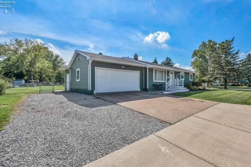 3811 Hoffman Drive, Sandusky, 44870, 3 Bedroom Bedrooms, ,2 BathroomBathrooms,Residential,For Sale,Hoffman,20263474