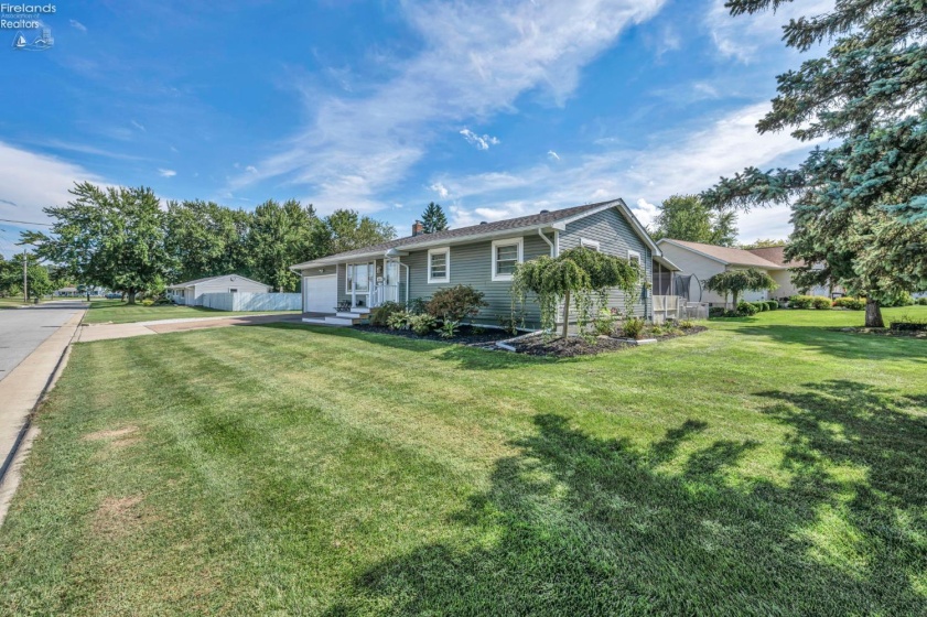 3811 Hoffman Drive, Sandusky, 44870, 3 Bedroom Bedrooms, ,2 BathroomBathrooms,Residential,For Sale,Hoffman,20263474