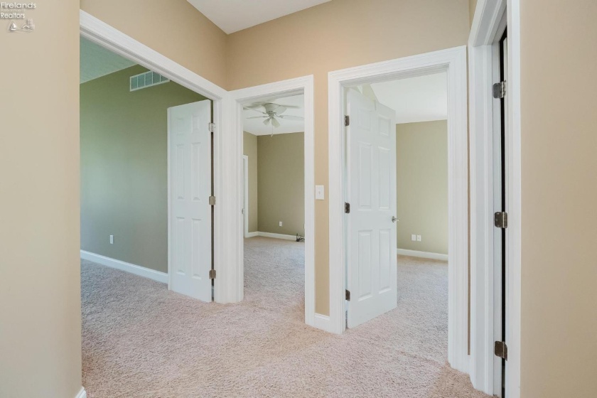 738 Walnut Ridge, Sandusky, 44870, 5 Bedroom Bedrooms, ,4 BathroomBathrooms,Residential,For Sale,Walnut Ridge,20263578
