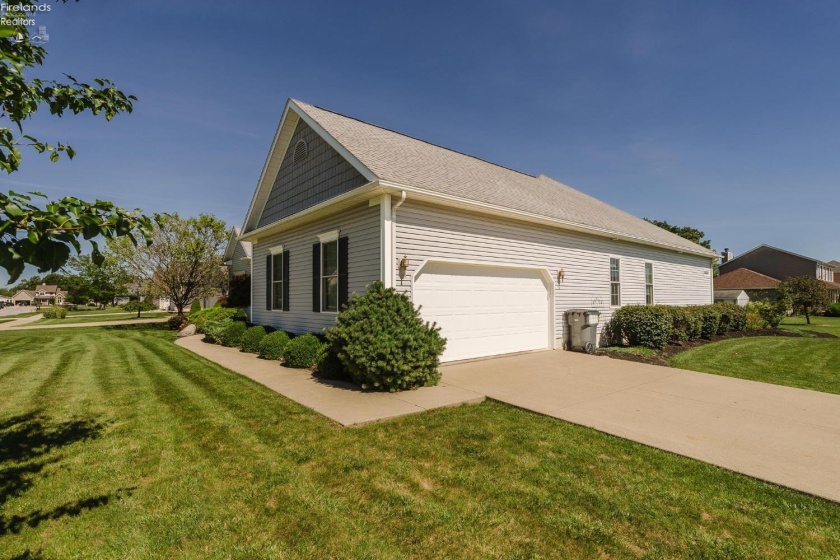 738 Walnut Ridge, Sandusky, 44870, 5 Bedroom Bedrooms, ,4 BathroomBathrooms,Residential,For Sale,Walnut Ridge,20263578