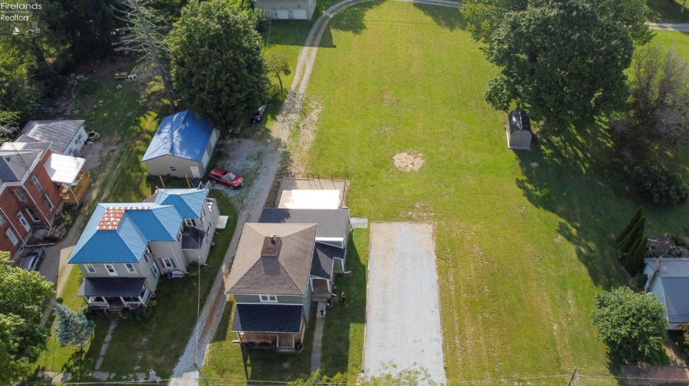 209 S Main St, Nevada, 44849, 4 Bedroom Bedrooms, ,1 BathroomBathrooms,Residential,For Sale,S Main St,20263549