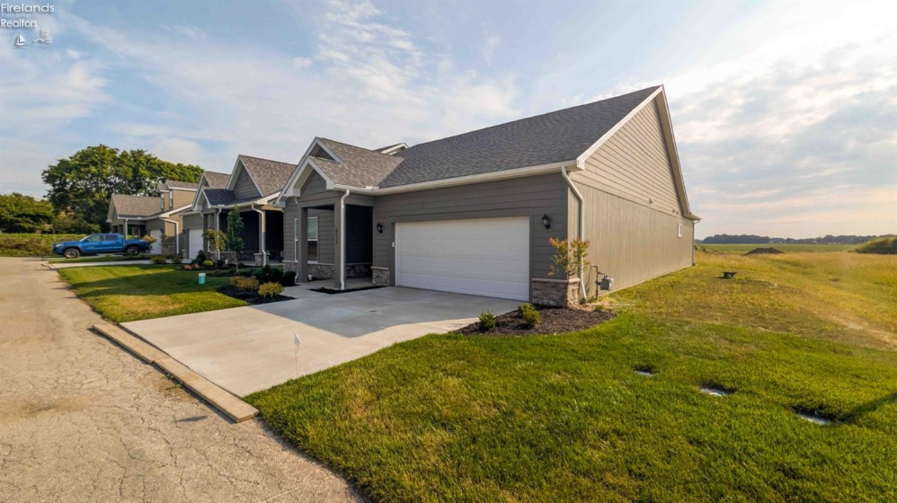 6025 Coventry Circle, Huron, 44, 3 Bedroom Bedrooms, ,2 BathroomBathrooms,Residential,For Sale,Coventry,20263575